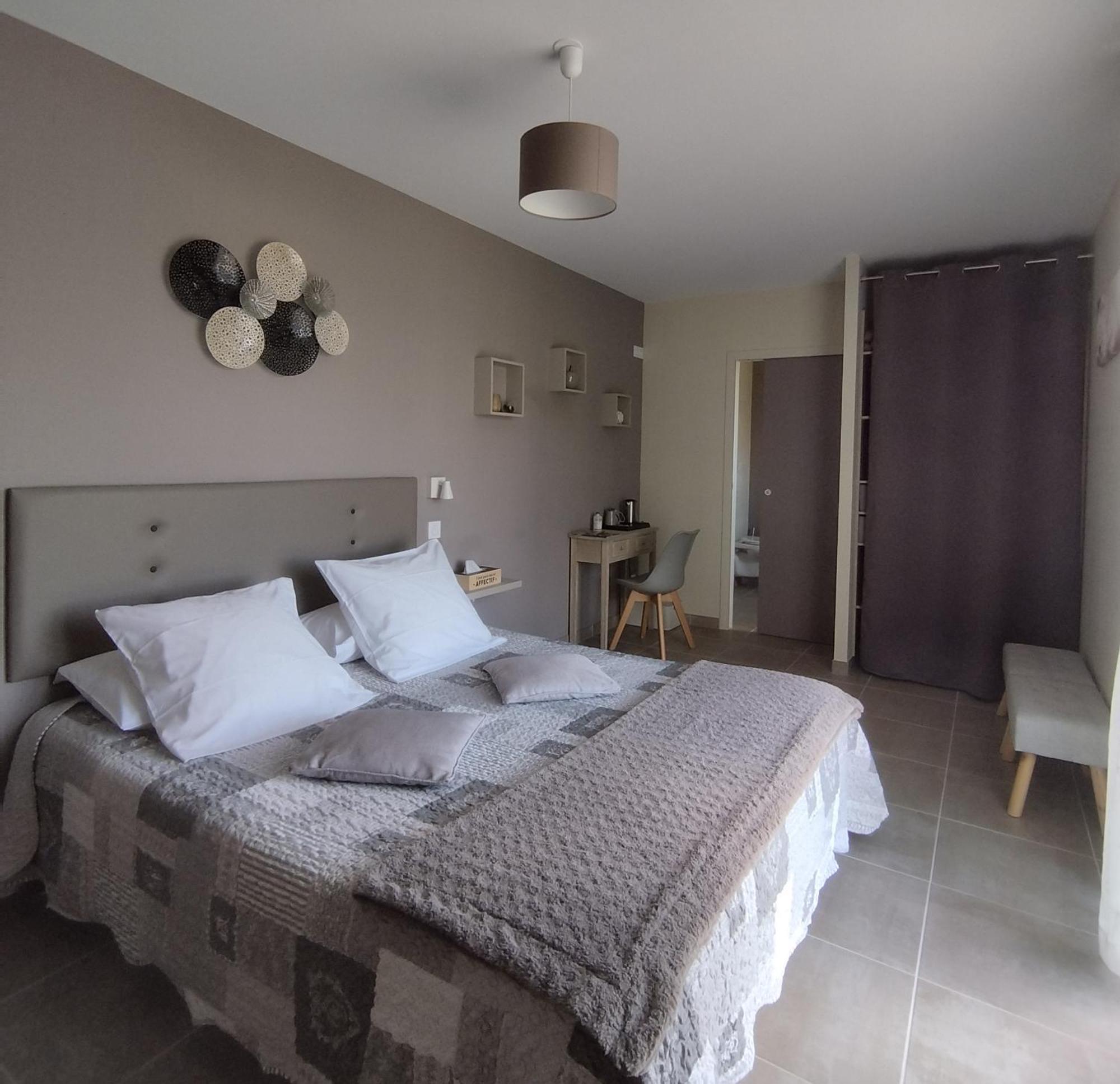 La Sarlamandre, Chambres Et Table D'Hotes Marcillac-Saint-Quentin Eksteriør bilde