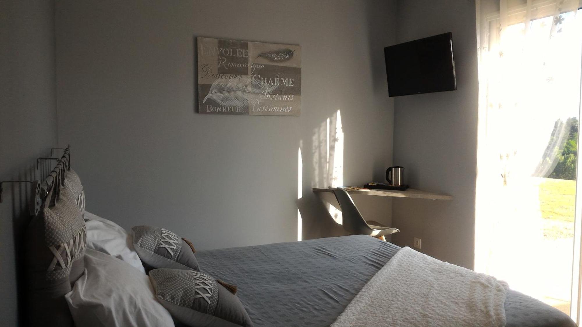La Sarlamandre, Chambres Et Table D'Hotes Marcillac-Saint-Quentin Eksteriør bilde