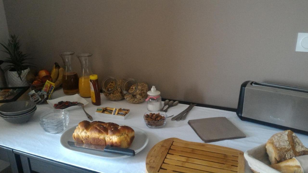 La Sarlamandre, Chambres Et Table D'Hotes Marcillac-Saint-Quentin Eksteriør bilde